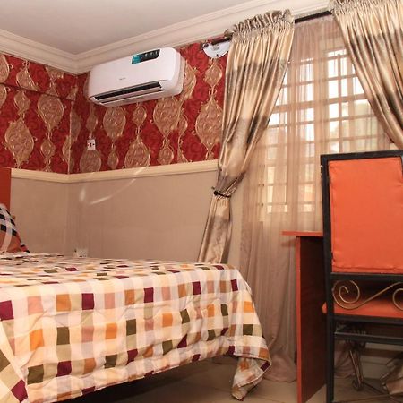 Aquatic Suites & Apartments Aliayabiagba Exterior foto