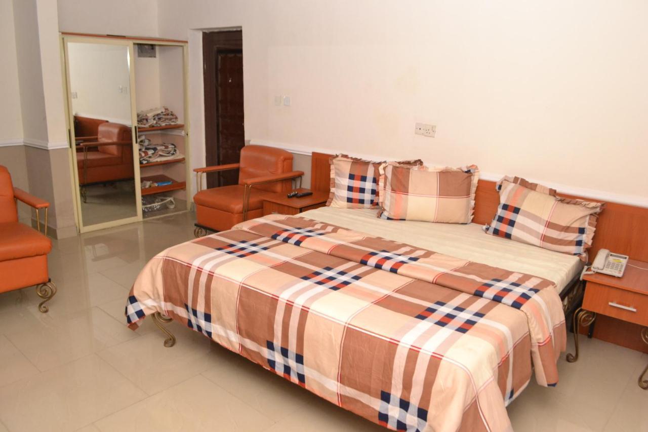Aquatic Suites & Apartments Aliayabiagba Exterior foto